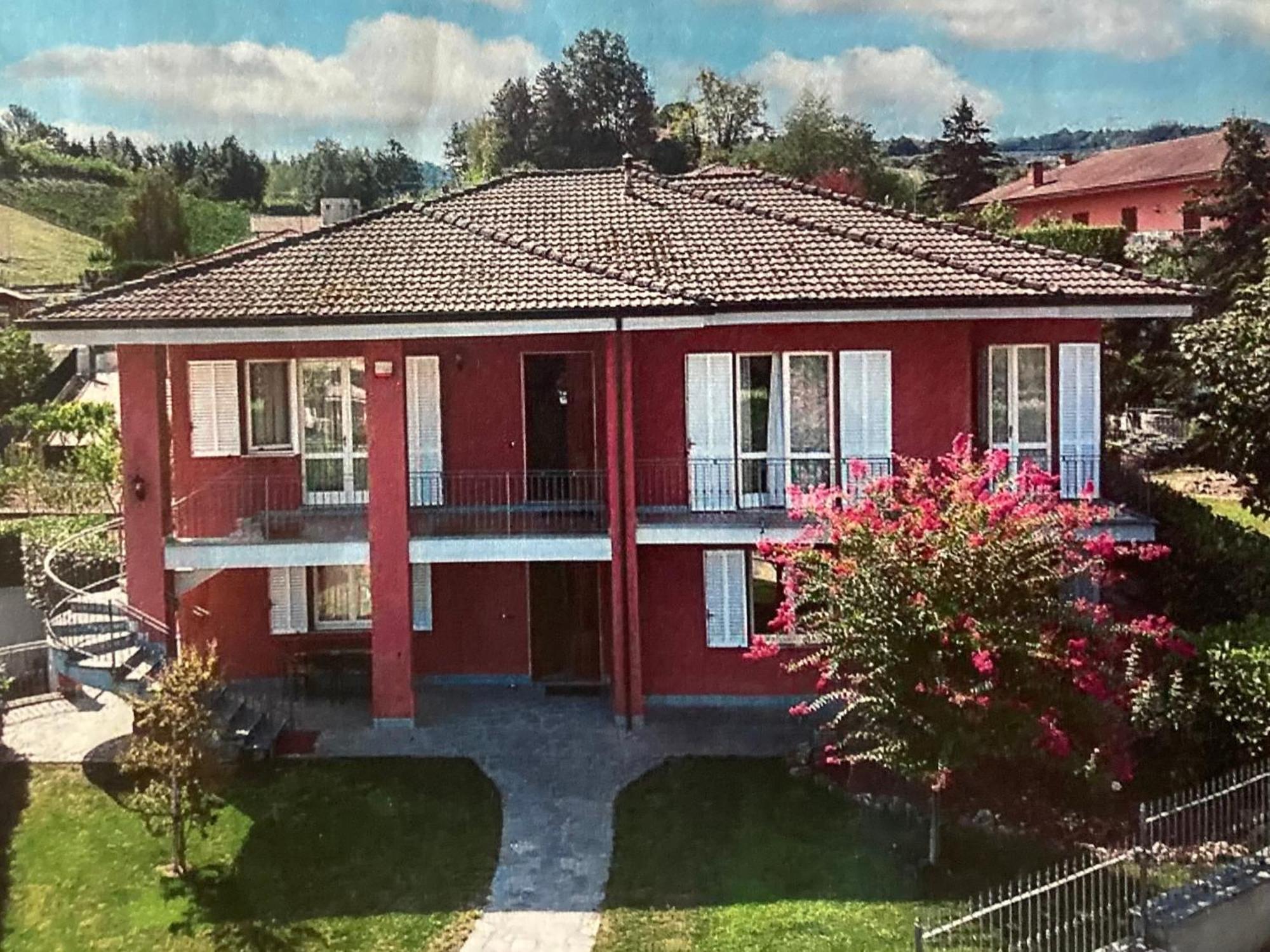 Casa Finestre Bianche Appartement Canelli Buitenkant foto
